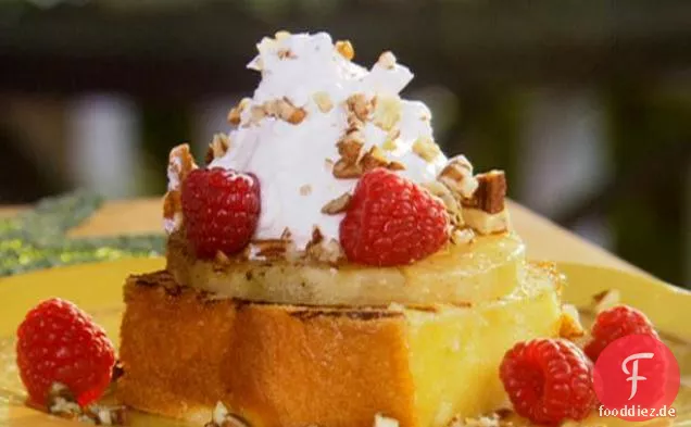 Gegrillte Ananas Pfund Kuchen a la Mode