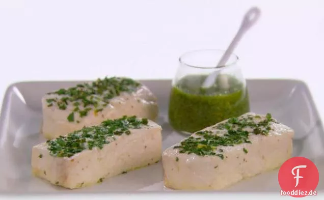 Gebackener Heilbutt mit Rucola-Salsa Verde