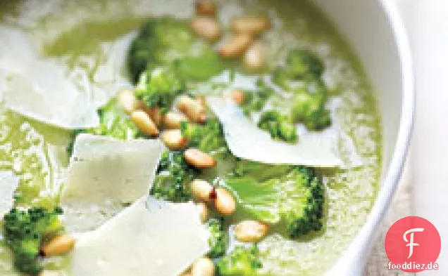 Cremige Brokkoli-weiße Bohnensuppe