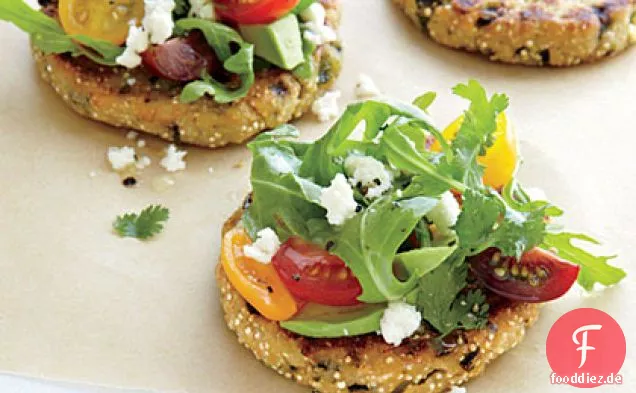 Poblano Sopes mit Avocadosalat