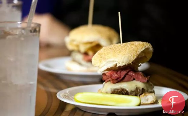 Rocky-Mountain-Pastrami Burger