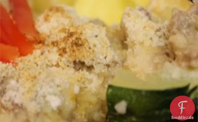 Cremige Fleisch-gefüllte Zucchini