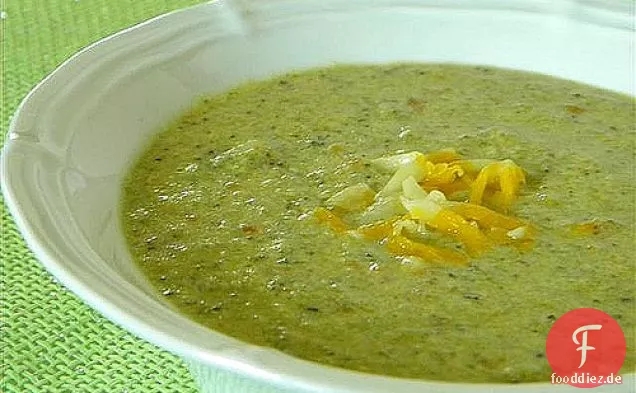 Brokkoli Cheddar Suppe