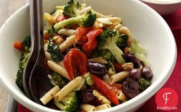Nudelsalat mit geröstetem Brokkoli