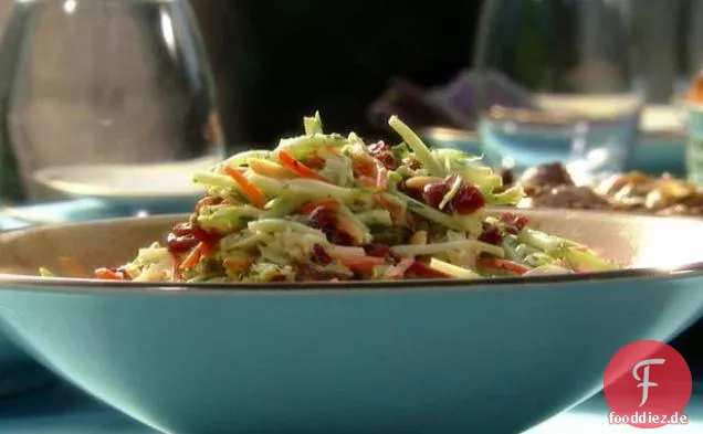 Brokkoli und Dill Raita-Salat