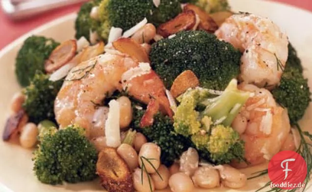 Garnelensalat mit weißen Bohnen, Brokkoli und geröstetem Knoblauch