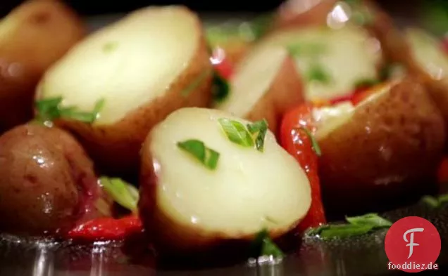 Kartoffelsalat mit gerösteten Paprika