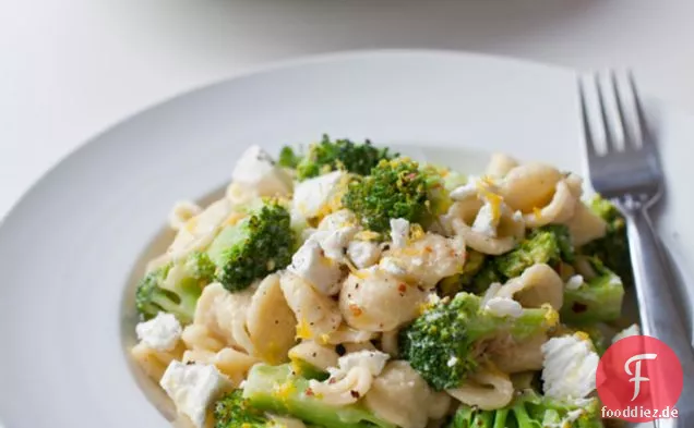 Pikanter Brocolli und Ziegenkäse Orecchiette