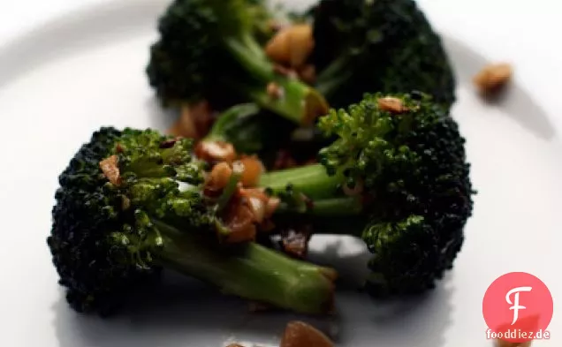 Garlicky Sesam-cured Brokkoli-Salat