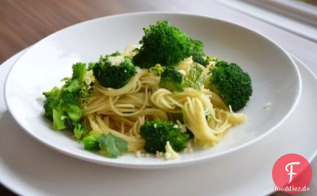 Angel Hair Pasta Mit Bäumen Und Käse