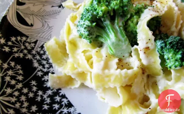 Fettuccini Alfredo Mit Brokkoli