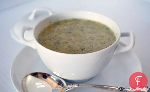 Käsige Brokkolisuppe