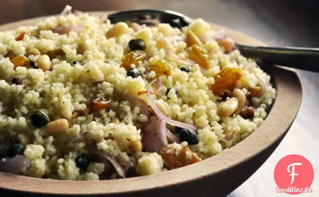 Couscous Mit Rosinen, Pinienkernen Und Kapern