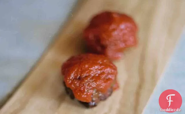 Italienische Fleischbällchen in Kapern-Tomatensauce