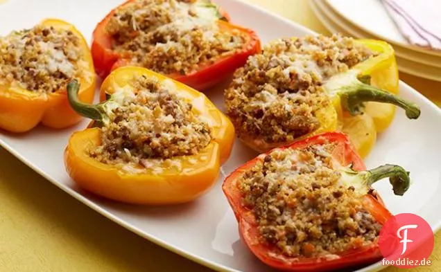 Süß-saurer Couscous-Gefüllte Paprika