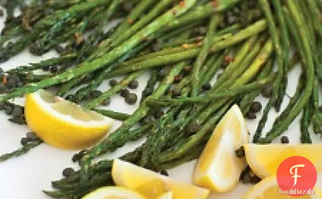 Gerösteter Spargel mit Kapern und Zitrone