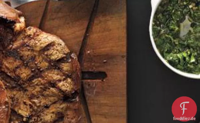 Gegrilltes Steak mit Kapernsauce