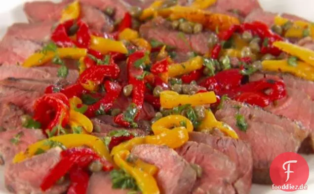 Gegrillte Lendensteaks mit Pfeffer und Kapernsalsa