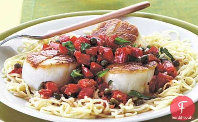 Jakobsmuscheln mit Kapern und Tomaten