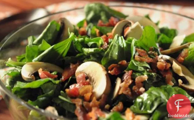 Spinatsalat mit Knoblauchdressing