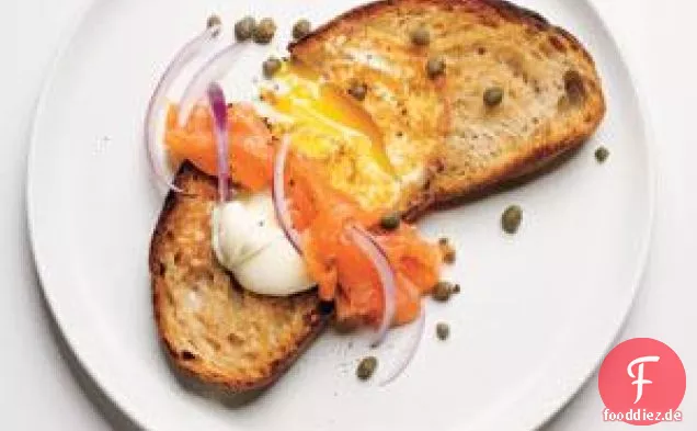 Ei In Einem Loch Mit Geräuchertem Lachs Rezept
