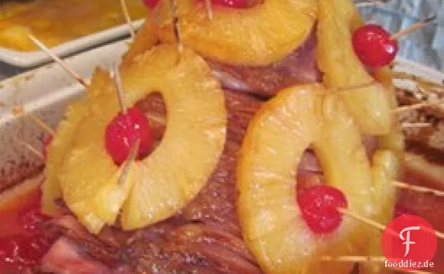 Gebackener Schinken mit Ananas-Senf-Glasur
