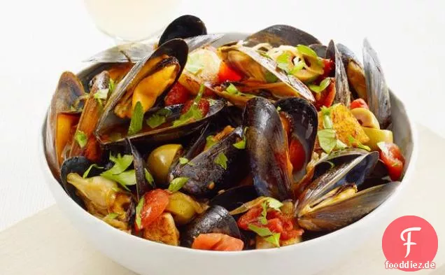 Muscheln mit Kartoffeln und Oliven