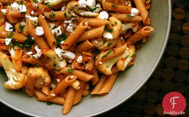 Pasta Mit Blumenkohl, Walnüssen Und Feta