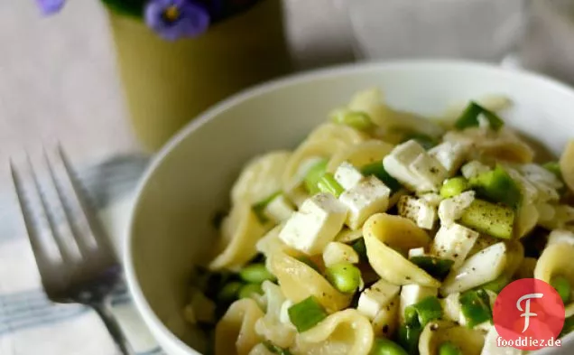 Edamame & Blumenkohl Nudelsalat mit Feta