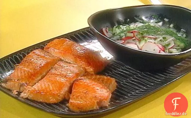 Ofen pochierter Lachs a la Paige mit Dill, Vidalia Zwiebel und Gurke Relish