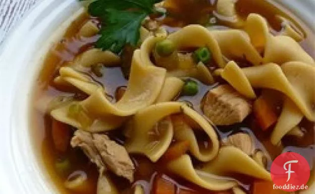 Klobige Hühnernudelsuppe