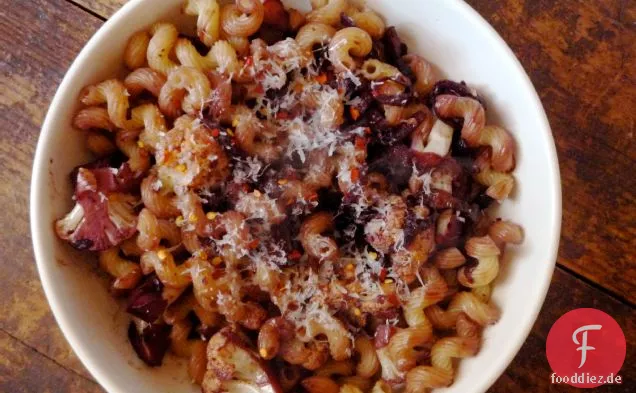 Pasta mit Blumenkohl und Rotwein