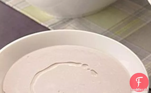 Lila Blumenkohlsuppe mit Walnussöl