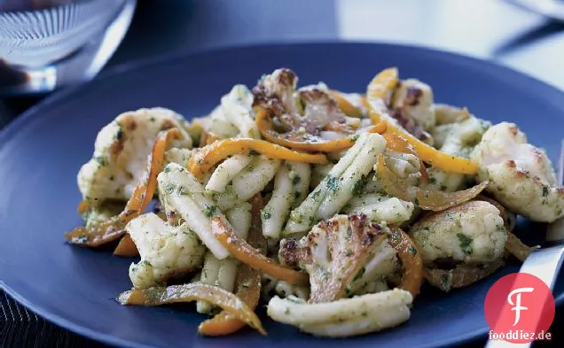 Pasta mit Blumenkohl, Paprika und Walnusspesto
