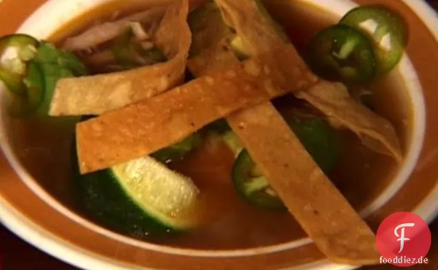 Mexikanische Tortilla Hühnersuppe