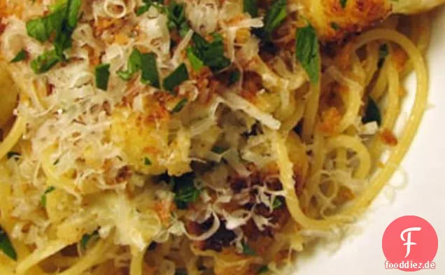 Abendessen heute Abend: Spaghetti Mit Sautierten Blumenkohl, Rosinen, Ein