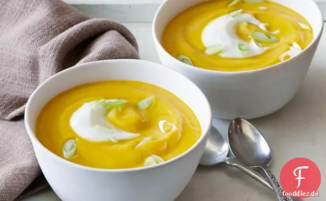 Gekühlte Karotten-Blumenkohlsuppe
