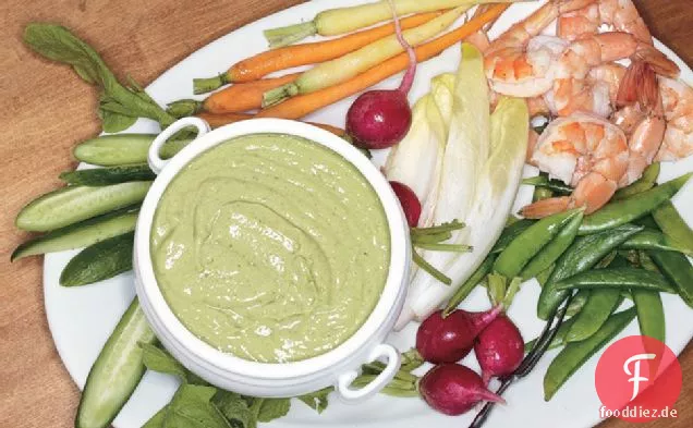 Crudités Und Garnelen mit grüner Göttin Dip