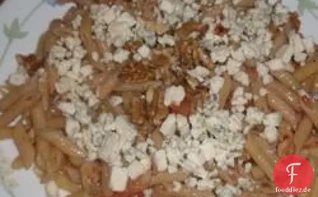 Pasta mit Blauschimmelkäse und Walnüssen