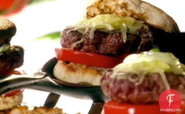 Perfekte Sommer-Basilikum-Burger