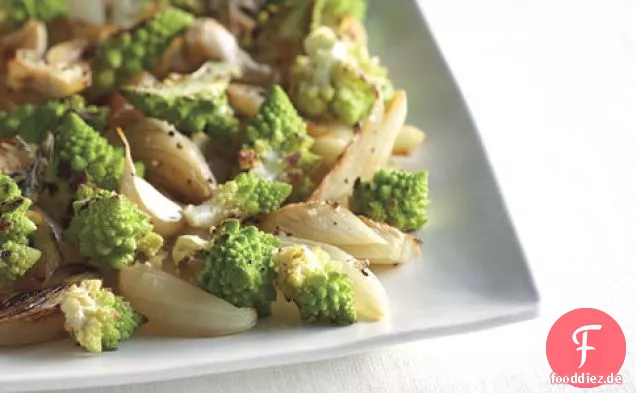 Gerösteter Blumenkohl mit Zwiebeln und Fenchel