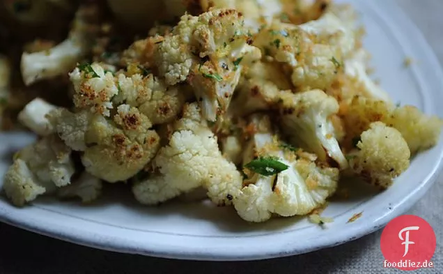 Gerösteter Blumenkohl mit Gremolata-Brotkrumen