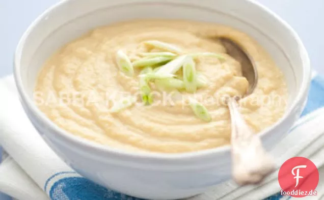 Blumenkohl und geröstete Knoblauchsuppe
