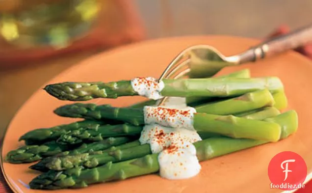 Spargelstangen Mit Knoblauch-Aïoli