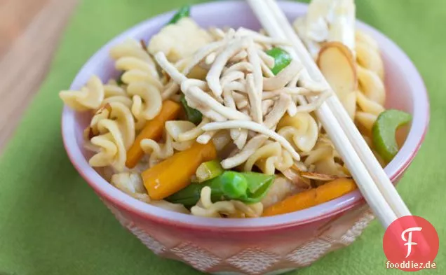 Asiatische Veggie-Pasta