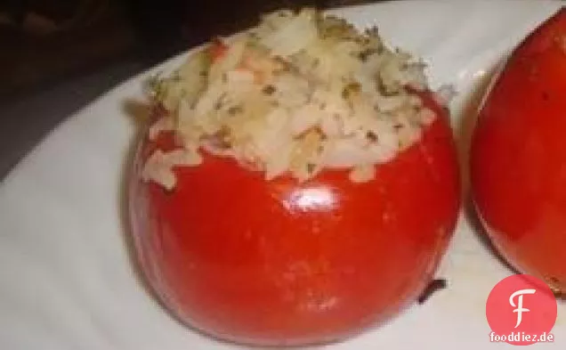 Gefüllte und gebackene Tomaten