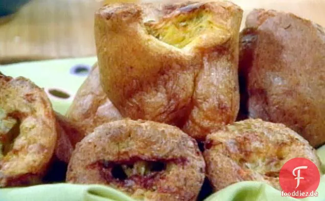 Gruyere-Kümmel Popovers