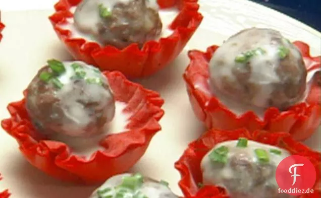 Wild-Curry-Fleischbällchen in sonnengetrockneten Tomaten-Phyllo-Tassen