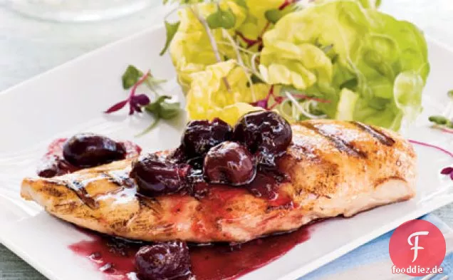 Gegrilltes Hähnchen mit würziger Kirschsauce
