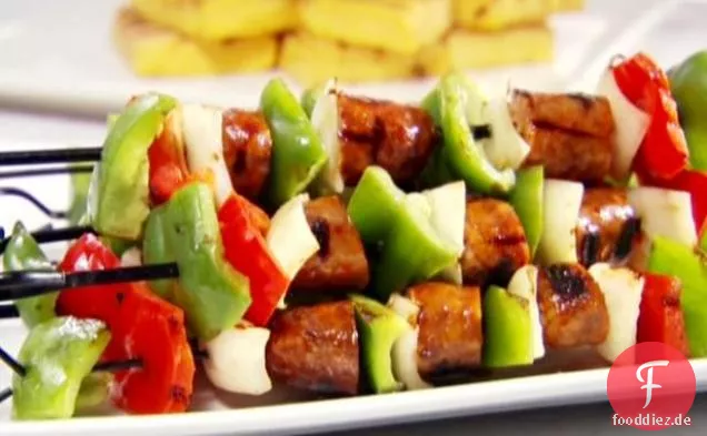 Wurst-Pfeffer-Spieße mit gegrillter Polenta